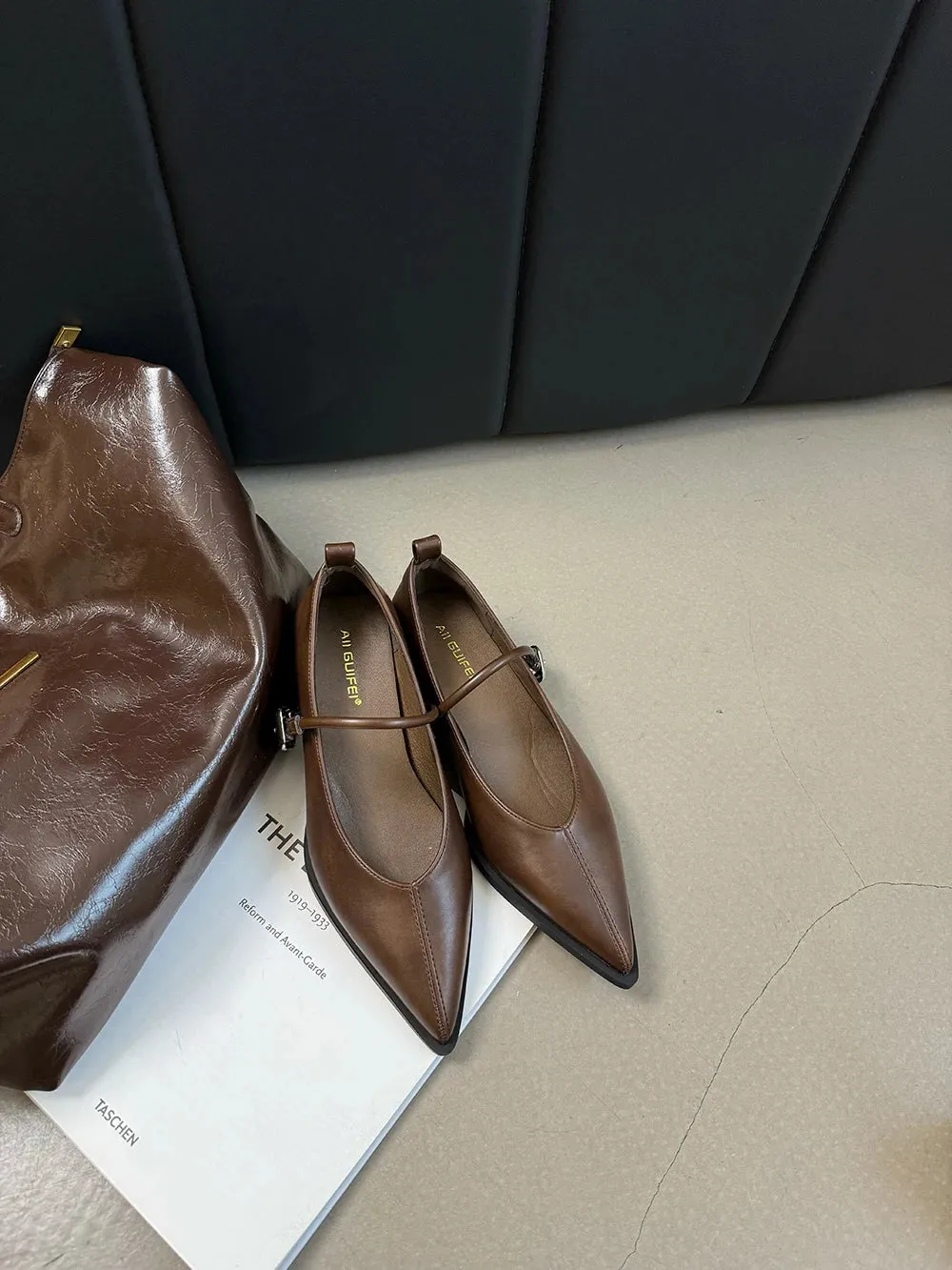 Hnzxzm Pointed Toe Women Loafers Black Brown White Casual Mules Shoes Belt Buckle Shallow Slip On Low Flat Heeled Party Pumps Size 40